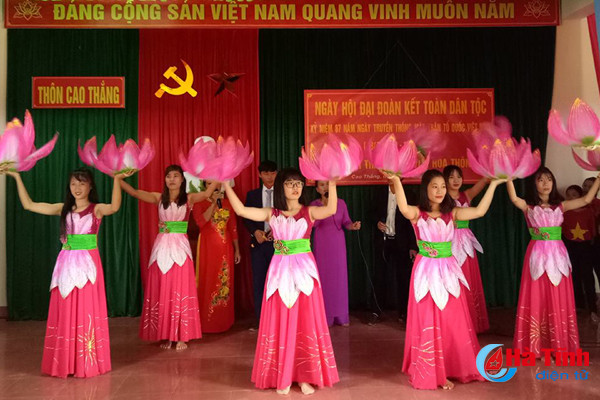 lanh dao tinh vui ngay hoi dai doan ket o co so