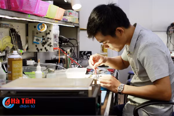 sua dien thoai di dong nghe mot von bon loi