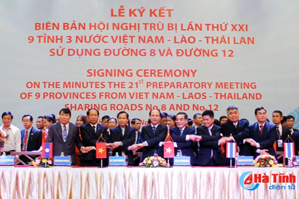 som mo tuyen van tai ha tinh tha khec nakhon phanom bang coc