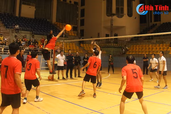 soi noi giai bong chuyen hoi nganh gd dt thanh pho ha tinh