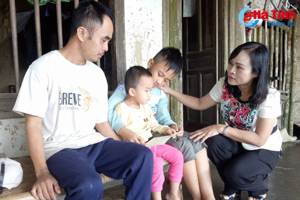 lanh dao tinh vui ngay hoi dai doan ket o co so