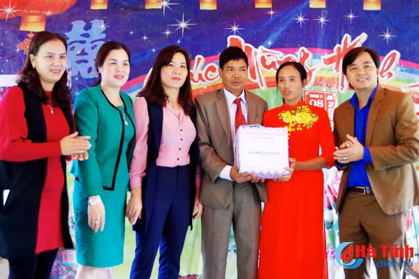 dam cuoi ngoai toc thu 5 o ban rao tre