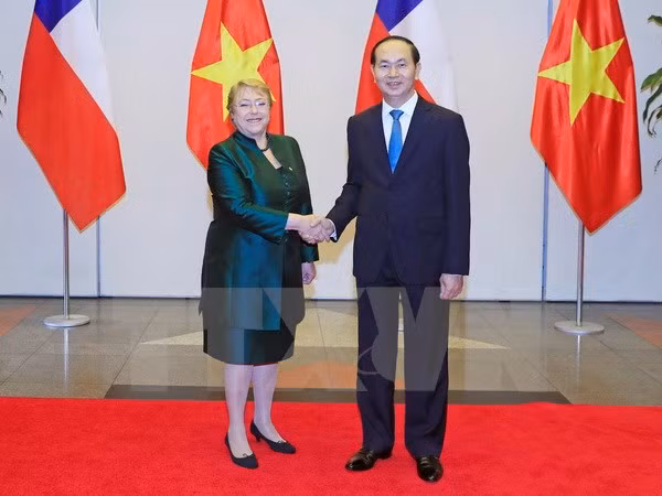 chu tich nuoc chu tri quoc yen chao mung tong thong chile