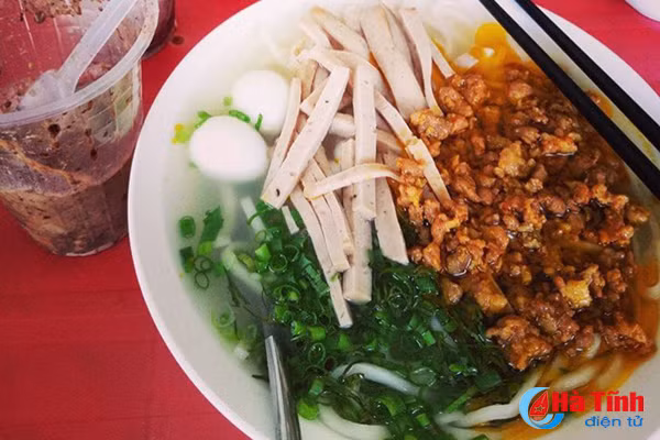 “Ngất ngây” với các món ăn vặt siêu ngon, giá rẻ ở TP. Hà Tĩnh