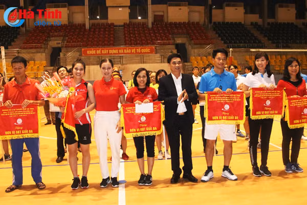 soi noi giai bong chuyen hoi nganh gd dt thanh pho ha tinh