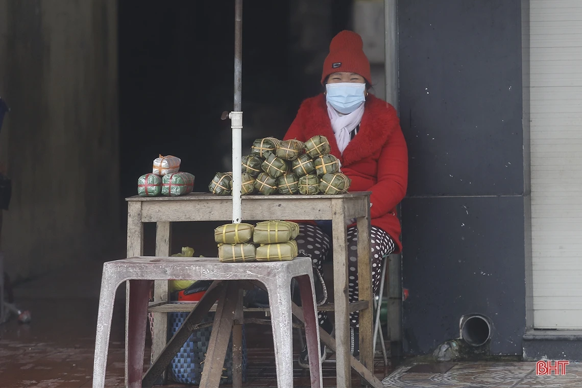 Giá lạnh bao trùm trên phố ở Hà Tĩnh