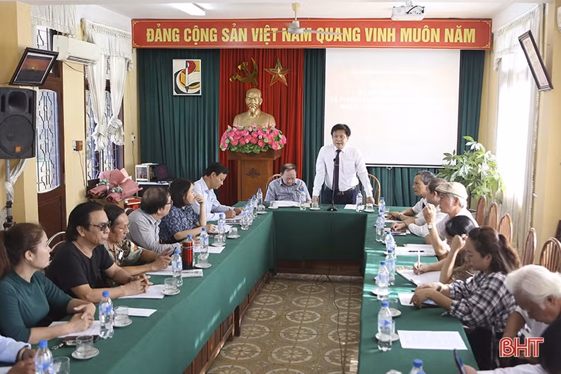 Tiếp tục động viên các văn nghệ sĩ Hà Tĩnh sáng tạo nhiều tác phẩm có chất lượng 