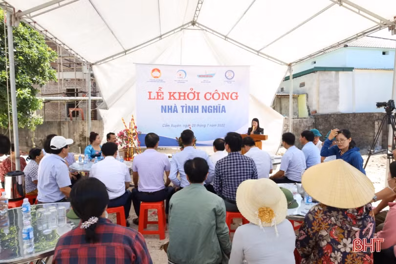 Tổ chức doanh nghiệp trao nhà tình nghĩa cho các gia đình có hoàn cảnh khó khăn