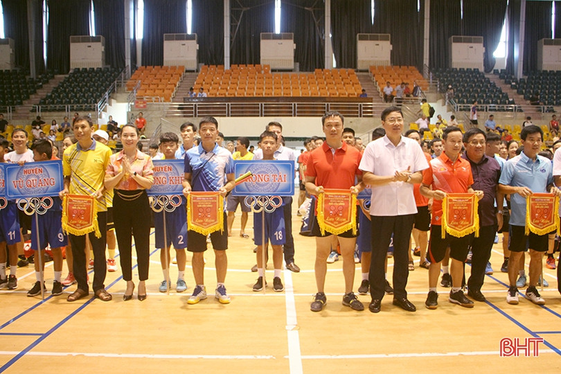 Hơn 200 VĐV dự Giải Cầu lông Đại hội TDTT tỉnh Hà Tĩnh lần thứ IX