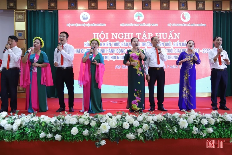 Trang bị kiến thức bảo vệ môi trường, biên giới cho hội viên người cao tuổi 