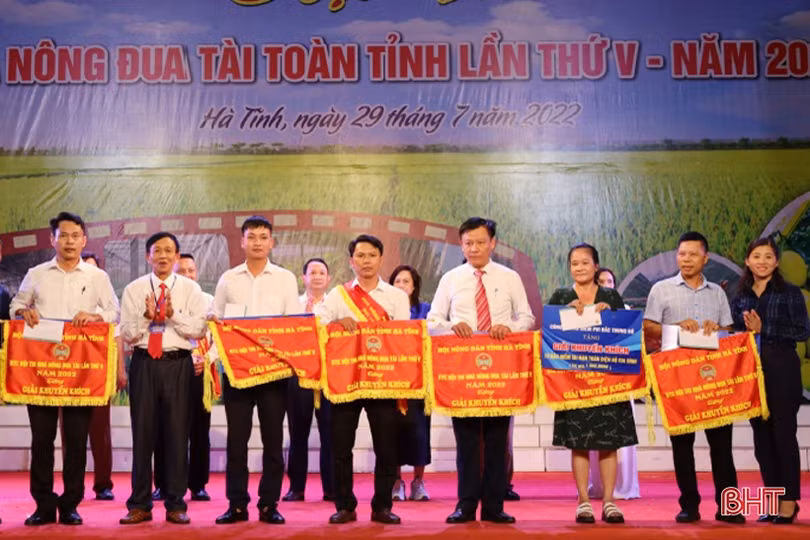Hội Nông dân Hương Khê giành giải nhất Hội thi Nhà nông đua tài toàn tỉnh