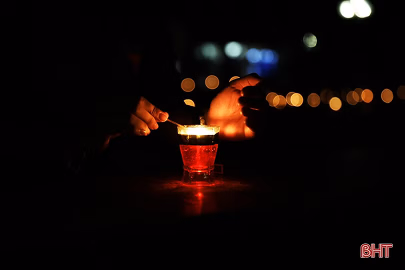 Các địa phương ở Hà Tĩnh thắp nến tri ân tưởng nhớ các anh hùng liệt sỹ