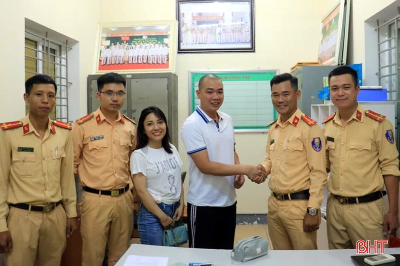 Nhặt được 16 triệu đồng, Công an thị xã Kỳ Anh tìm người trả lại