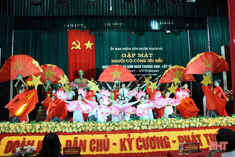 Thạch Hà tôn vinh 23 người có công tiêu biểu 