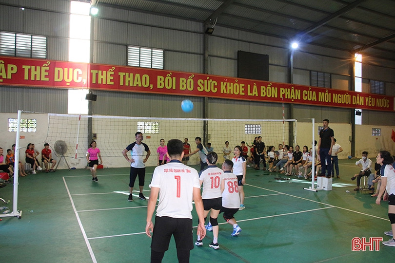 Cục Hải quan Hà Tĩnh nhất giải bóng chuyền hơi Khối Nội chính - Chính quyền