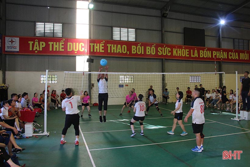 Cục Hải quan Hà Tĩnh nhất giải bóng chuyền hơi Khối Nội chính - Chính quyền