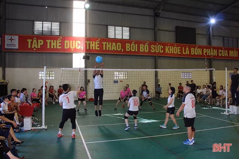 Cục Hải quan Hà Tĩnh nhất giải bóng chuyền hơi Khối Nội chính - Chính quyền