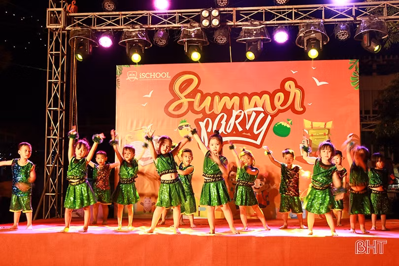 Học sinh mầm non iSchool Hà Tĩnh hào hứng với dạ tiệc mùa hè - Summer Party