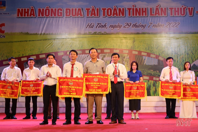 Hội Nông dân Hương Khê giành giải nhất Hội thi Nhà nông đua tài toàn tỉnh