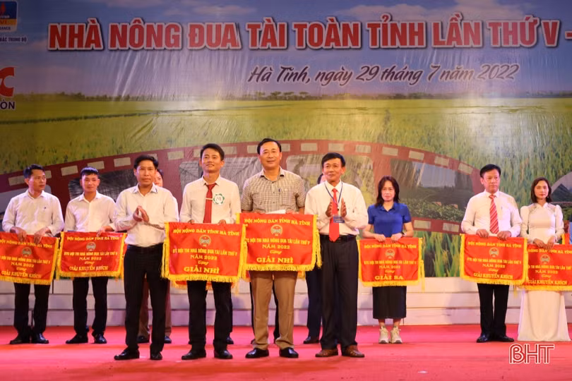 Hội Nông dân Hương Khê giành giải nhất Hội thi Nhà nông đua tài toàn tỉnh