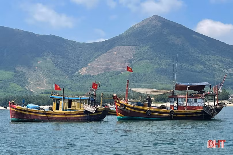 Bắt giữ 5 phương tiện đánh bắt thủy hải sản trái phép ở huyện Kỳ Anh