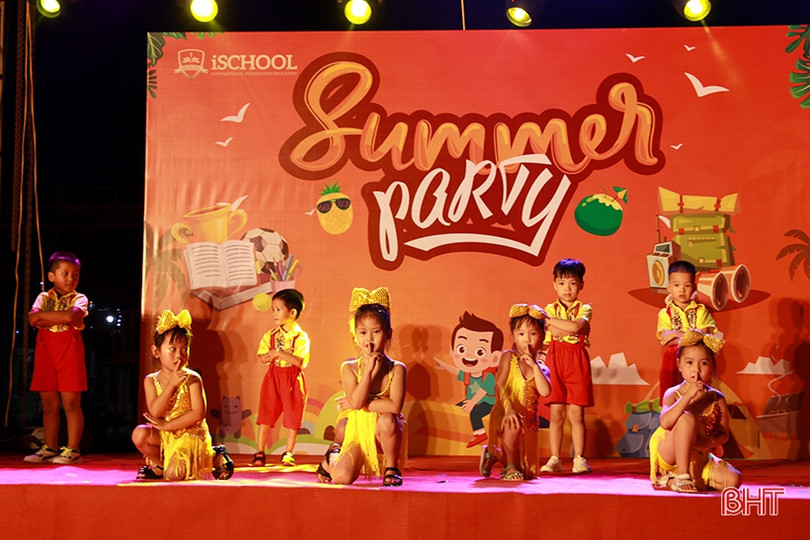 Học sinh mầm non iSchool Hà Tĩnh hào hứng với dạ tiệc mùa hè - Summer Party