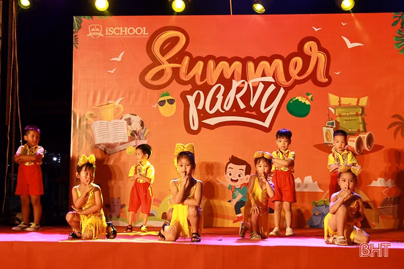 Học sinh mầm non iSchool Hà Tĩnh hào hứng với dạ tiệc mùa hè - Summer Party