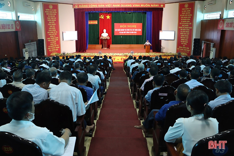 Cẩm Xuyên tập huấn nghiệp vụ xây dựng Đảng cho hơn 460 bí thư chi bộ