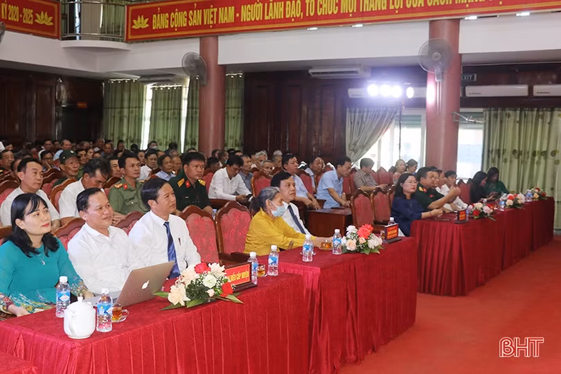 Thạch Hà tôn vinh 23 người có công tiêu biểu 