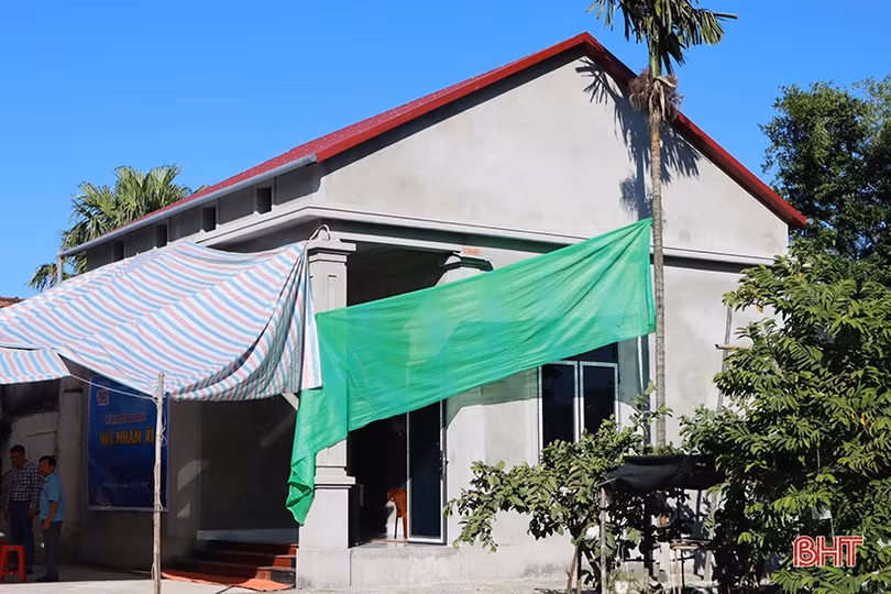 Công ty ALIVINA và các đơn vị tổ chức khánh thành nhà nhân ái ở Cẩm Xuyên