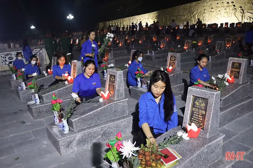 Thắp nến tri ân các anh hùng liệt sỹ