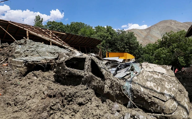 Lũ lụt lớn càn quét khắp Iran khiến hơn 80 người thiệt mạng