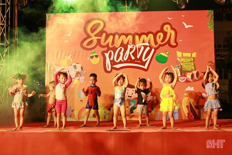 Học sinh mầm non iSchool Hà Tĩnh hào hứng với dạ tiệc mùa hè - Summer Party