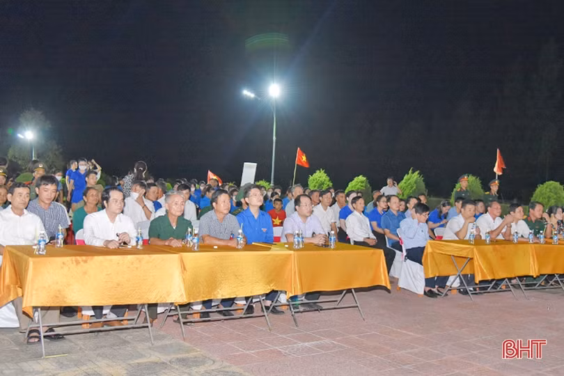 Thắp nến tri ân các anh hùng liệt sỹ