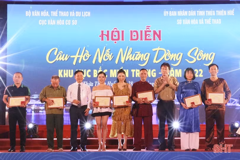 Hà Tĩnh giành 5 huy chương tại Hội diễn nghệ thuật “Câu hò nối những dòng sông”