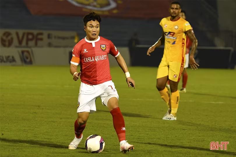 Tiền vệ Trần Phi Sơn sẽ trở lại sân cỏ từ giai đoạn 2 V.League