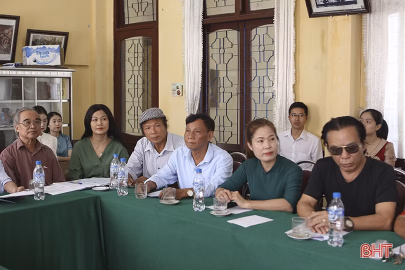 Tiếp tục động viên các văn nghệ sĩ Hà Tĩnh sáng tạo nhiều tác phẩm có chất lượng 