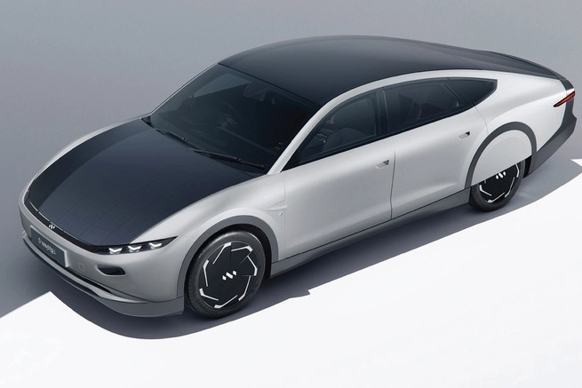 Xe ô tô năng lượng mặt trời chạy độ đường dài nhất từ trước tới nay