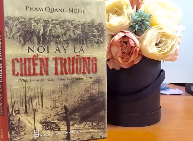 Ký ức về một thời lửa đạn qua những trang sách