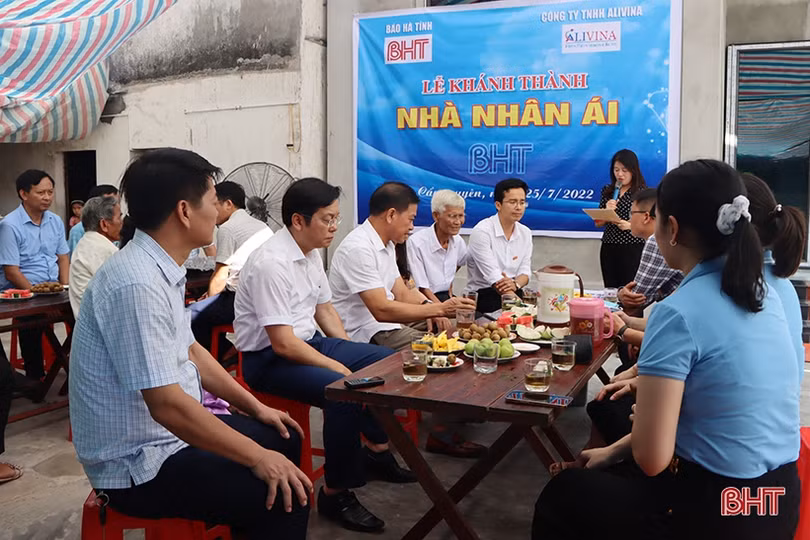 Công ty ALIVINA và các đơn vị tổ chức khánh thành nhà nhân ái ở Cẩm Xuyên