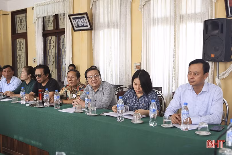 Tiếp tục động viên các văn nghệ sĩ Hà Tĩnh sáng tạo nhiều tác phẩm có chất lượng 