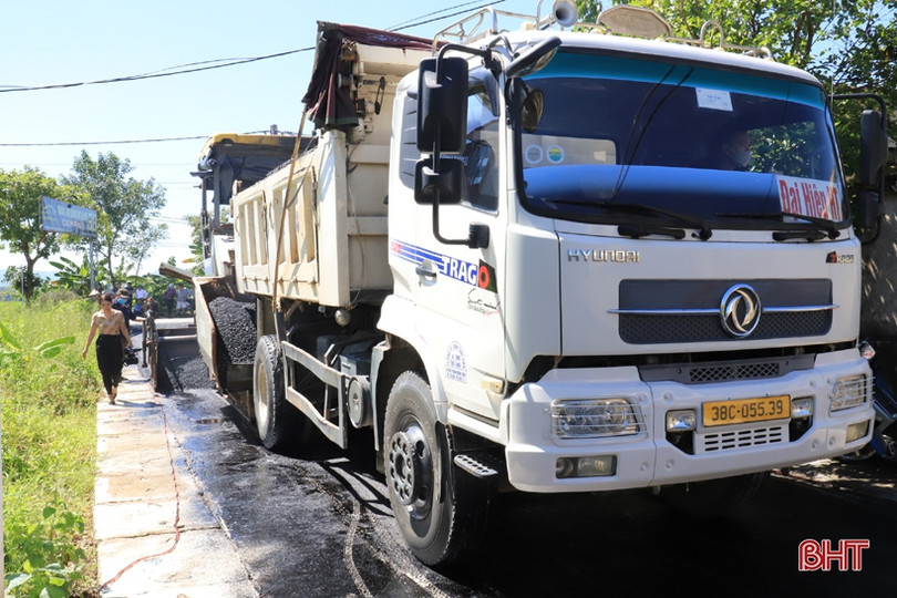 Thị trấn Phố Châu huy động nhiều nguồn lực “nâng chất” các tuyến giao thông