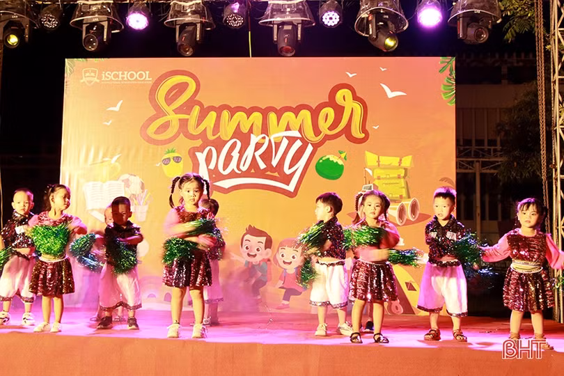 Học sinh mầm non iSchool Hà Tĩnh hào hứng với dạ tiệc mùa hè - Summer Party