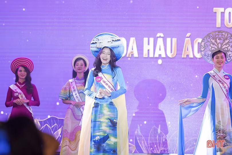 Màn ứng xử ấn tượng của nữ sinh Hà Tĩnh lọt top 5 Cuộc thi Hoa hậu Áo dài Việt Nam