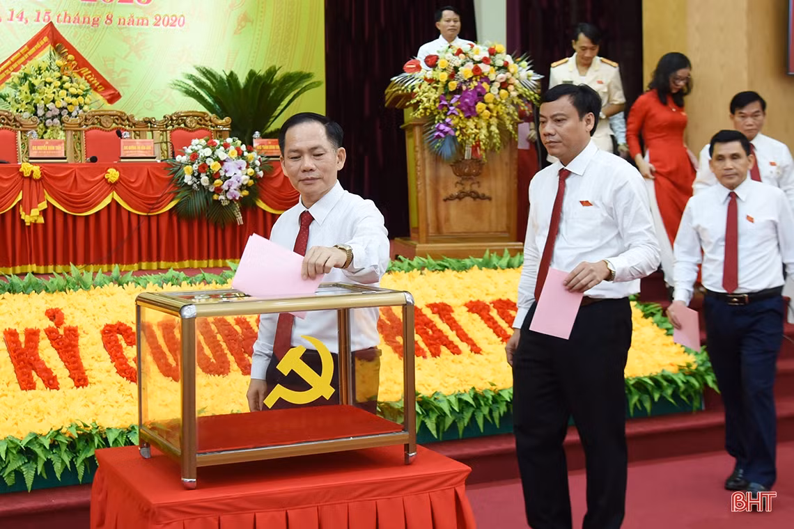 Bầu 36 đồng chí vào Ban Chấp hành Đảng bộ huyện Kỳ Anh nhiệm kỳ 2020-2025