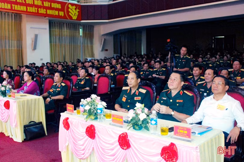 Bộ Tư lệnh Quân khu 4 tuyên dương 2 tập thể, 5 cá nhân lực lượng vũ trang Hà Tĩnh