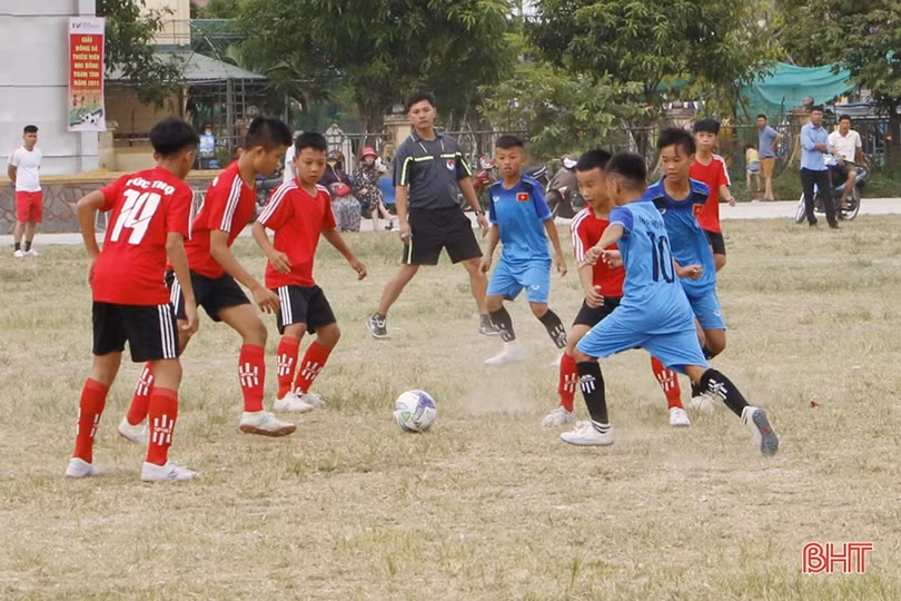 Sân chơi bóng đá cuốn hút thiếu niên - nhi đồng Hà Tĩnh