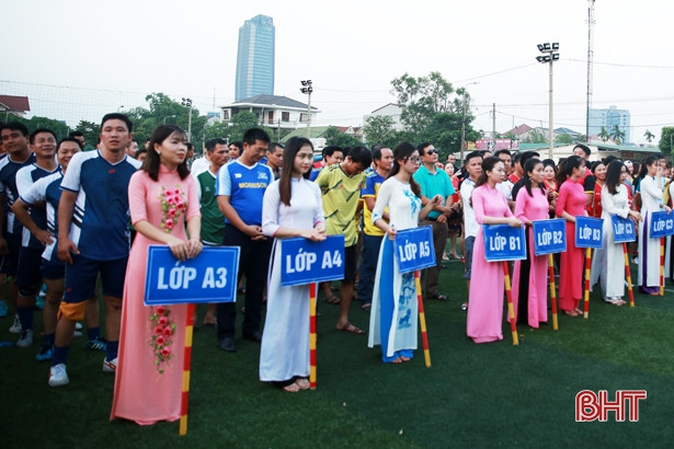 K51 THPT Phan Đình Phùng gây quỹ từ thiện hơn 100 triệu đồng