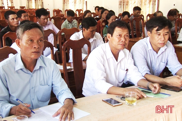 Trồng dưa lưới trong nhà màng 2.000m<sup>2</sup> ở Đức Thọ lãi trên 100 triệu