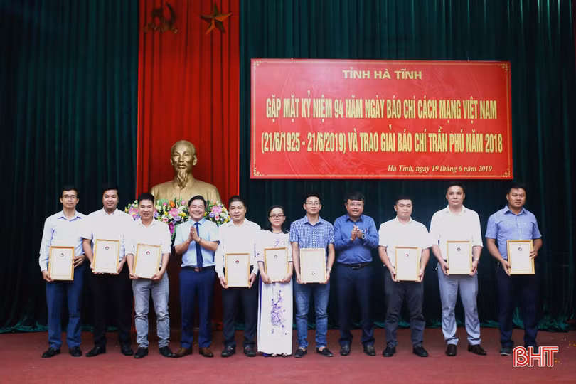 Hà Tĩnh gặp mặt các cơ quan báo chí và trao Giải Báo chí Trần Phú năm 2018